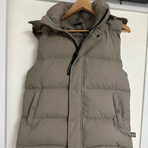 TNA SUPERPUFF VEST SIZE MEDIUM